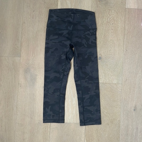 Lululemon cropped leggings - Picture 1 of 4
